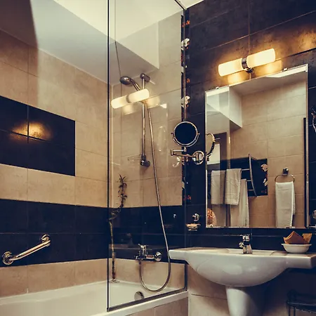 凯瑞卡酒店 酒店 4*