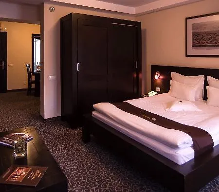 Cherica Hotel