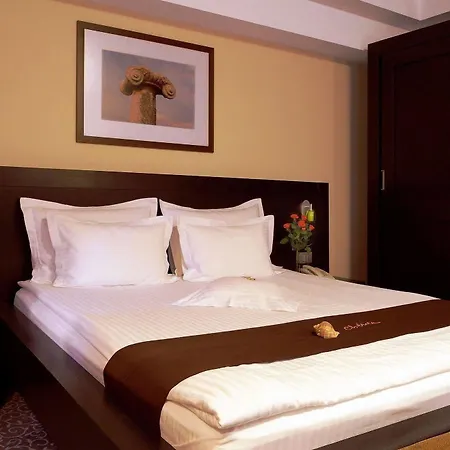 Cherica Hotel 4*